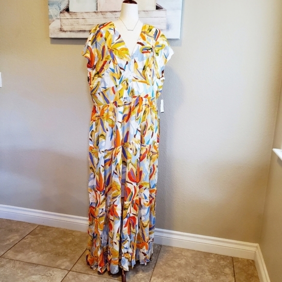 ALEXIA ADMORV-Neck Tiered Maxi Dress in Palm sz 2X